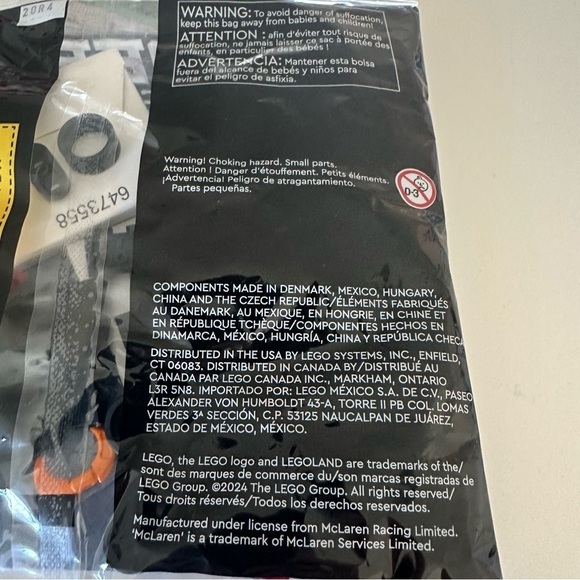 LEGO Speed Champions McLaren Formula 1 Car - Black and Orange 30683 - Picture 6 of 6